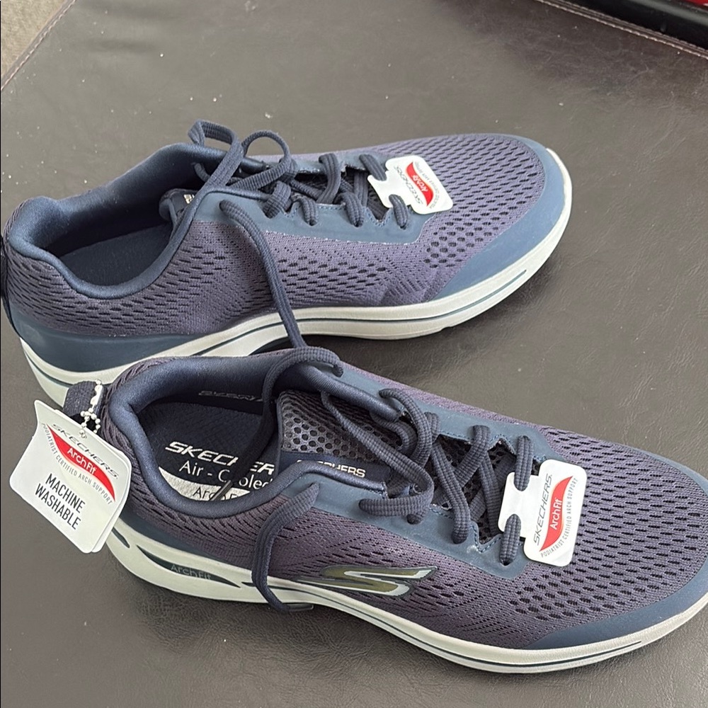 Skechers Blue Athletic Shoes with Breathable Mesh and Traditional Lacing